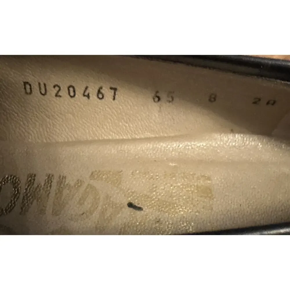 Vintage Salvatore Ferragamo Black Leather Round Toe Buckle Pumps EU 39
